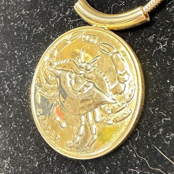 Vintage Gold Tone Crab Cancer Pendant Necklace - Picture 7 of 16